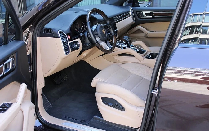 Porsche Cayenne cena 389900 przebieg: 35300, rok produkcji 2021 z Kartuzy małe 667